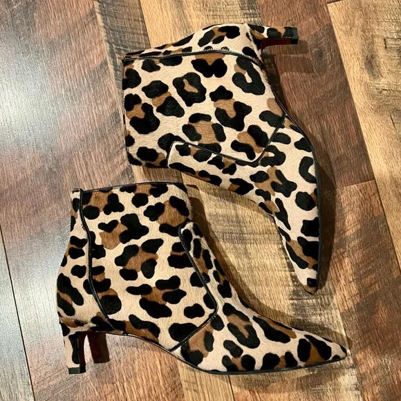 AQUATALIA Marilisa Leopard Calf Hair Kitten Heel Booties Size 8 - Picture 8 of 13